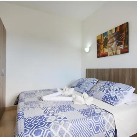 Perfectly Positioned In The Centre Of Malta Apartamento *