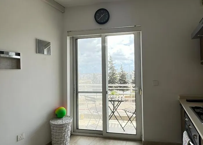 Perfectly Positioned In The Centre Of Malta דירה מסידה