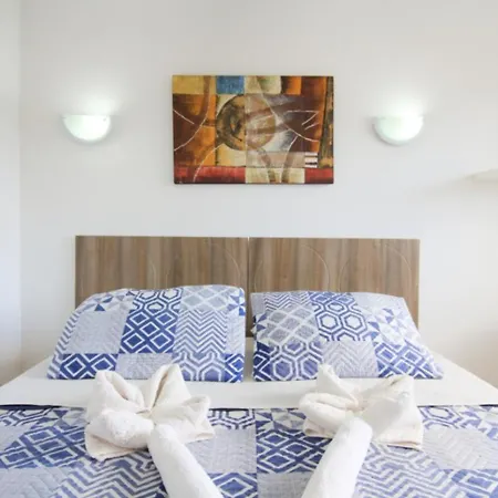 Perfectly Positioned In The Centre Of Malta Апартаменты *