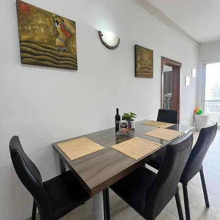 Perfectly Positioned In The Centre Of Malta Апартаменты