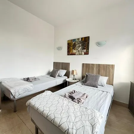 Perfectly Positioned In The Centre Of Malta Lejlighed *