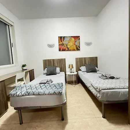 Perfectly Positioned In The Centre Of Malta Lejlighed *