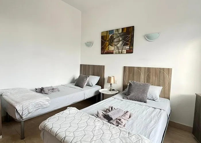 Perfectly Positioned In The Centre Of Malta Lejlighed *